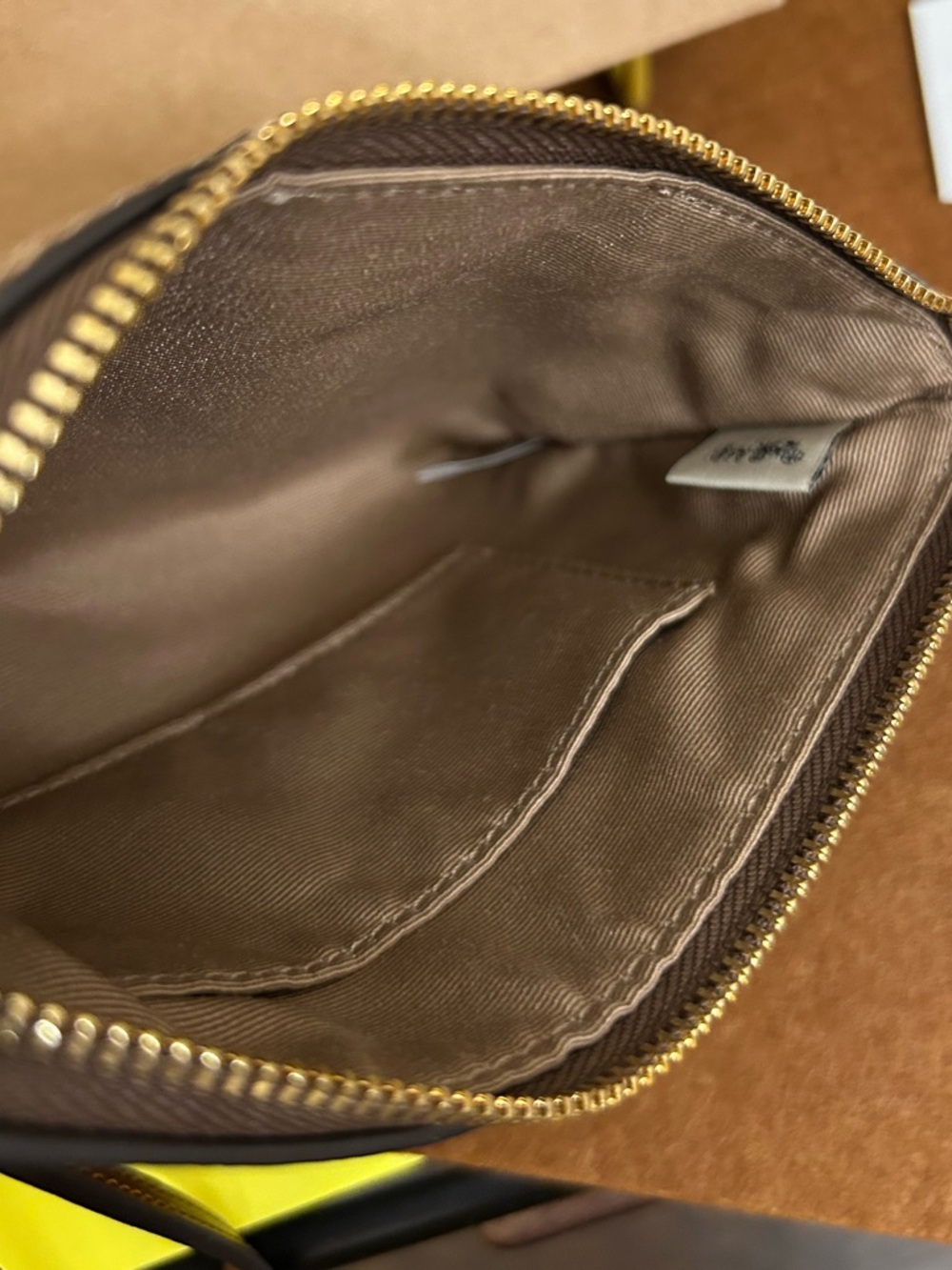 COACH NWT Authentic Zipper Pouch Wristlet - Picture 5 of 7